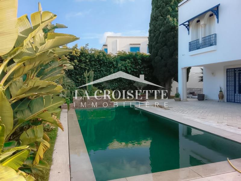 Villa S+5 avec piscine à Sidi Bou Saïd